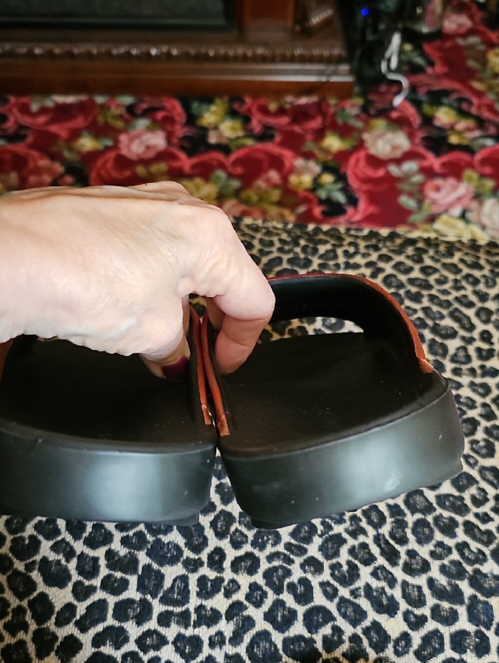 OOFOS Red Slide Sandals - Picture 5 of 11